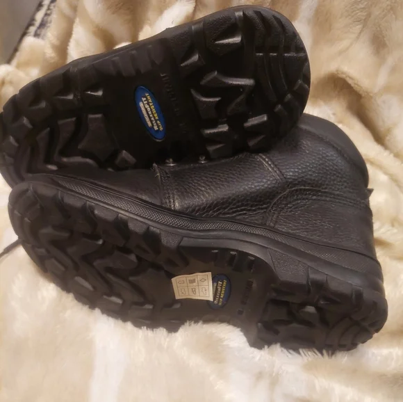 Skechers Black Relaxed Fit Shoes - Picture 3 of 8